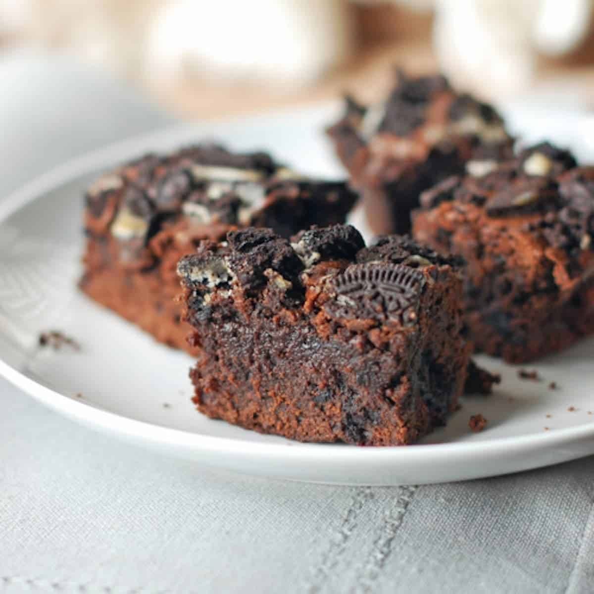 Oreo brownies on a white plate.