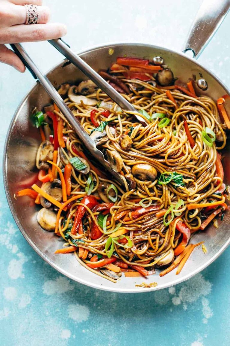 Lo mein in a skillet.
